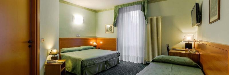 Hotel Don Abbondio Lecco Ngoại thất bức ảnh